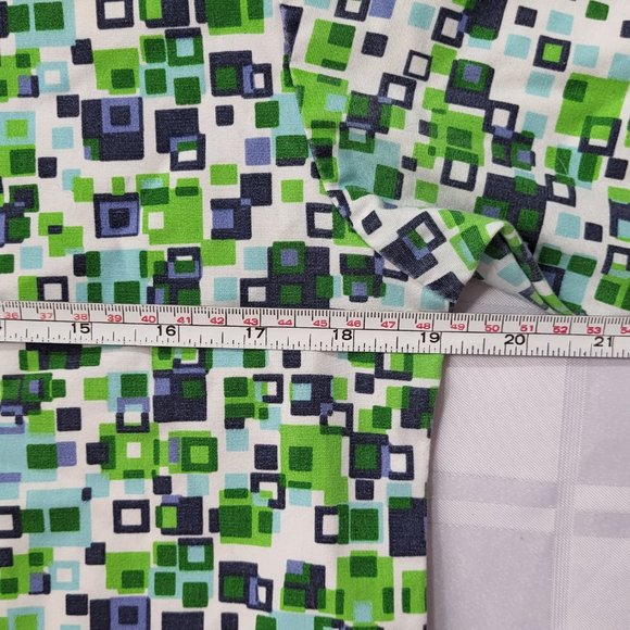 DENVER HAYES GREEN SQUARES PATTERN NURSE SCRUBS SHORT SLEEVE TOP SIZE XS - Picture 8 of 13